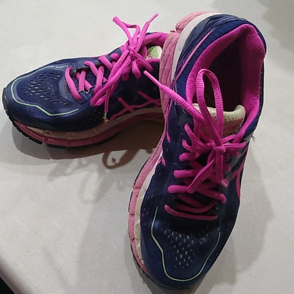 Asics tennis shoes